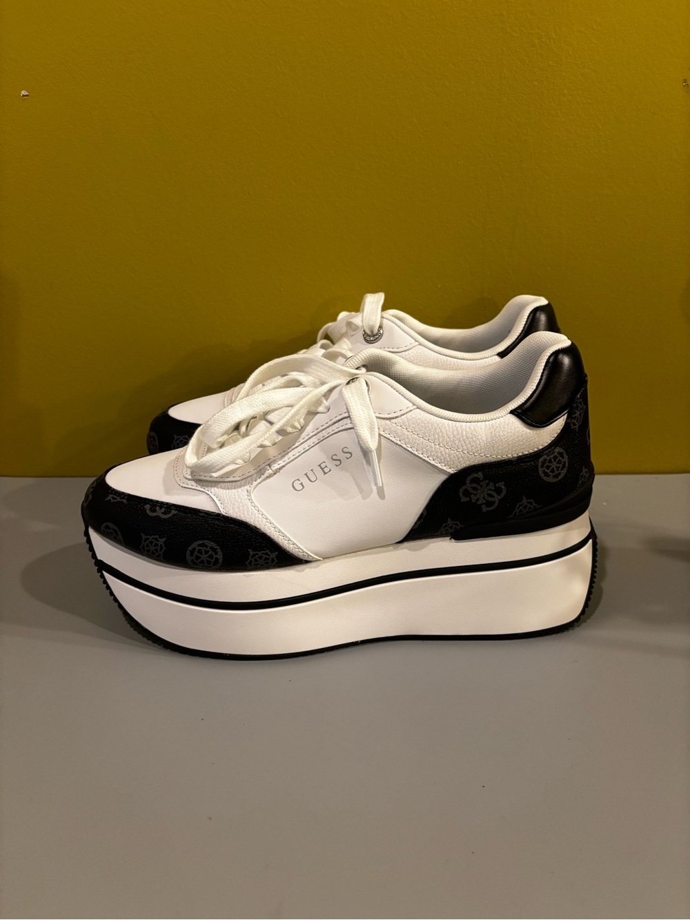 Guess White and Black Platform Sneakers for Women0713 - Picture 2 of 10